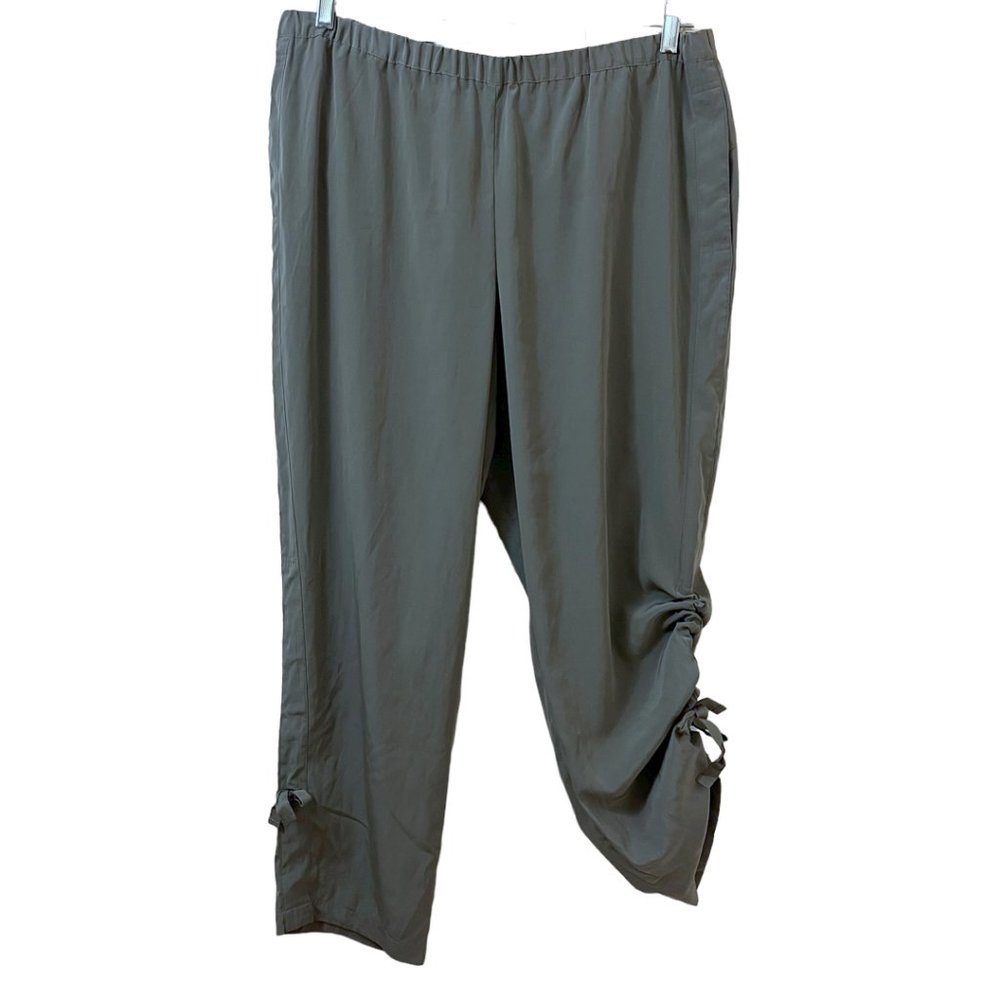 Chico's Ultimate Fit Cinched Ankle Fatigue Green Pants 2.5